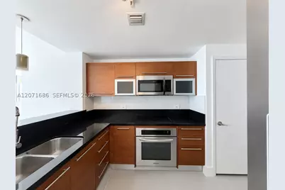 244 Biscayne #3903, Miami, FL 33132 - Photo 4