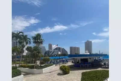 999 Brickell Bay #809, Miami, FL 33131 - Photo 20