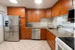215 SE 3rd, Hallandale, FL 33009 - Photo 4