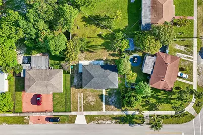 521 NW 189th, Miami Gardens, FL 33169 - Photo 44