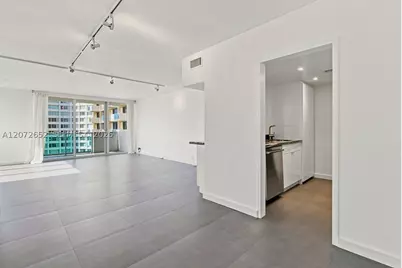 1200 West #815, Miami Beach, FL 33139 - Photo 2