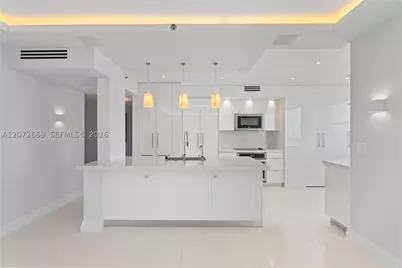 4201 Collins #2202, Miami Beach, FL 33140 - Photo 6