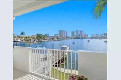 462 Golden Isles #305, Hallandale Beach, FL 33009 - Photo 2