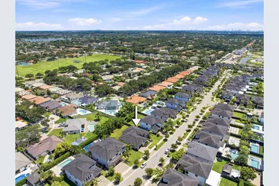8875 NW 161st, Miami Lakes, FL 33018 - Photo 36