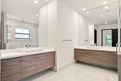 8875 NW 161st, Miami Lakes, FL 33018 - Photo 16