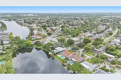 1721 NW 114th, Pembroke Pines, FL 33026 - Photo 44