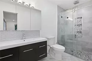 1721 NW 114th, Pembroke Pines, FL 33026 - Photo 32