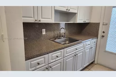 1231 Pennsylvania #10, Miami Beach, FL 33139 - Photo 2