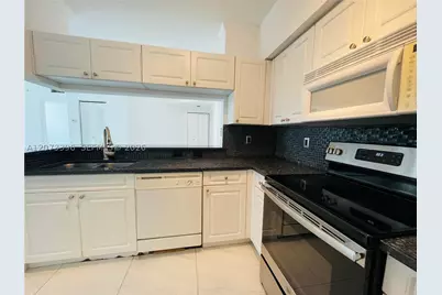 17150 N Bay #2902, Sunny Isles Beach, FL 33160 - Photo 6