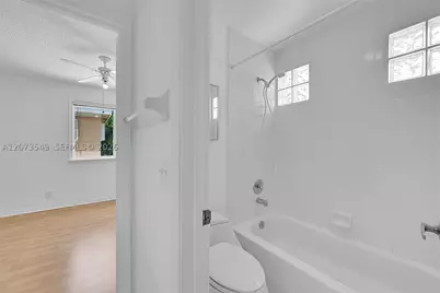 11201 Lakeview #48-M, Coral Springs, FL 33071 - Photo 22