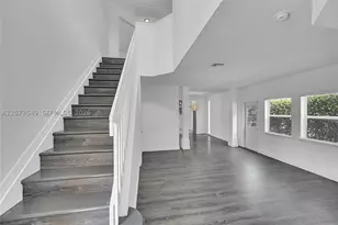 11201 Lakeview, Coral Springs, FL 33071 - Photo 6