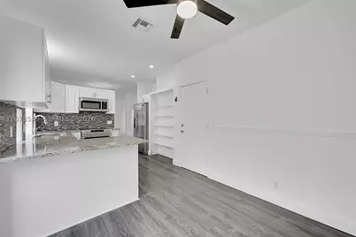 11201 Lakeview #48-M, Coral Springs, FL 33071 - Photo 8
