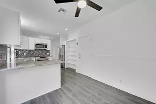 11201 Lakeview, Coral Springs, FL 33071 - Photo 8