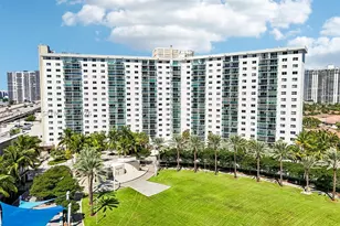19370 Collins, Sunny Isles Beach, FL 33160 - Photo 4