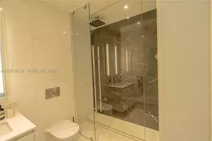 300 Biscayne Blvd, Miami, FL 33131 - Photo 26