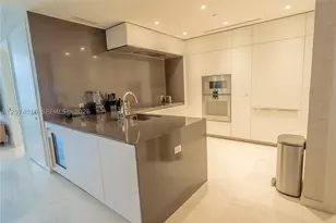 300 Biscayne Blvd, Miami, FL 33131 - Photo 8