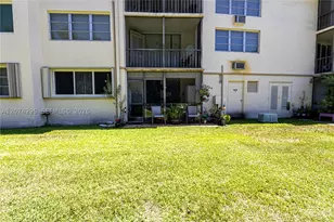 300 S Hollybrook, Pembroke Pines, FL 33025 - Photo 14