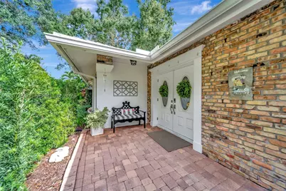 560 W Tropical, Plantation, FL 33317 - Photo 6
