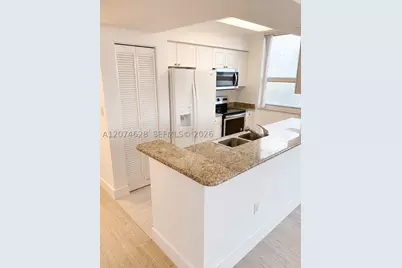 19501 W Country Club #408, Aventura, FL 33180 - Photo 4