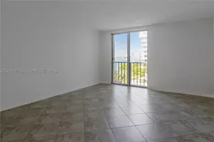 800 W, Miami Beach, FL 33139 - Photo 2