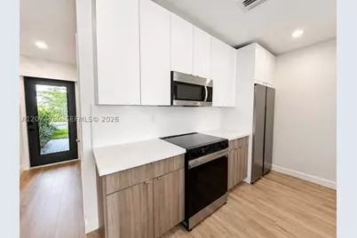 2511 Pierce #7, Hollywood, FL 33020 - Photo 8