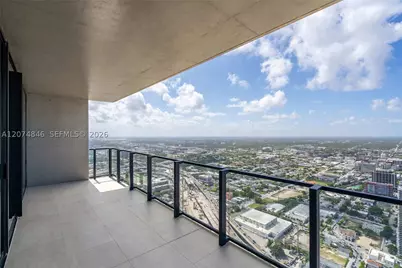 20 NE 11th #6101, Miami, FL 33132 - Photo 4