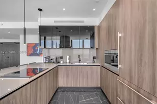 20 NE 11th, Miami, FL 33132 - Photo 6