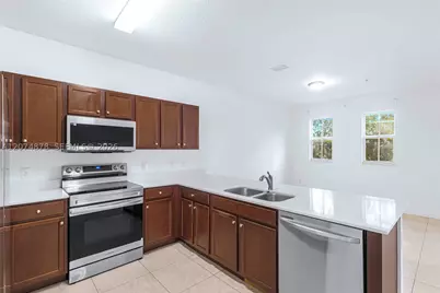 260 NW 109th #204, Miami, FL 33172 - Photo 2