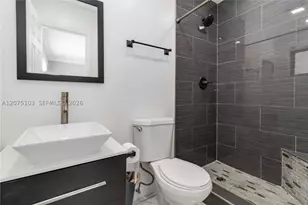 913 SW 49th, Plantation, FL 33317 - Photo 20