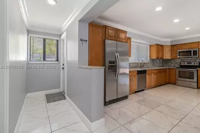 913 SW 49th, Plantation, FL 33317 - Photo 6