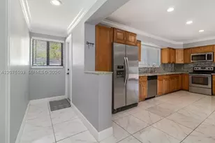 913 SW 49th, Plantation, FL 33317 - Photo 6