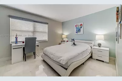 121 Golden Isles #907, Hallandale Beach, FL 33009 - Photo 16