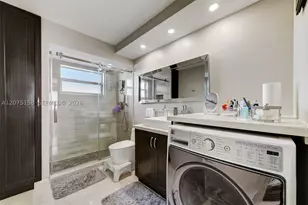121 Golden Isles, Hallandale Beach, FL 33009 - Photo 14