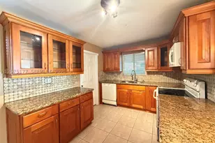 4585 E 9th, Hialeah, FL 33013 - Photo 8