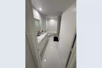 951 Brickell #4105, Miami, FL 33131 - Photo 16