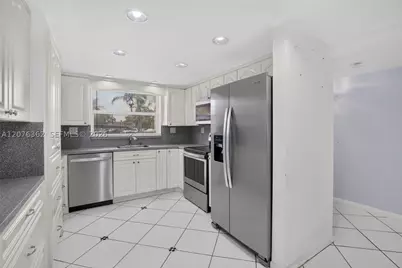 9721 Sunrise Lakes #102, Sunrise, FL 33322 - Photo 2