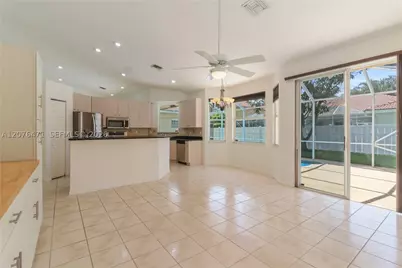 10256 NW 53rd, Coral Springs, FL 33076 - Photo 30