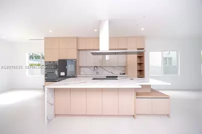 10381 NW 67th, Doral, FL 33178 - Photo 12