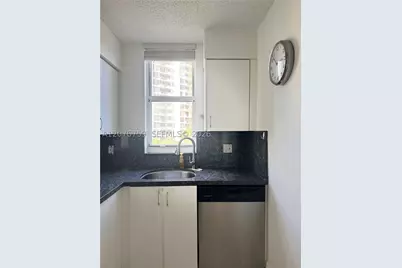 770 Claughton Island #601, Miami, FL 33131 - Photo 4