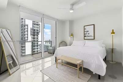 300 S Biscayne #T-3407, Miami, FL 33131 - Photo 10