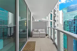 300 S Biscayne, Miami, FL 33131 - Photo 2