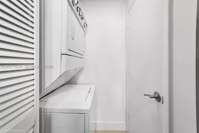 253 NE 2nd #2104, Miami, FL 33132 - Photo 10