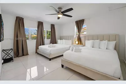 220 NE 10th, Hallandale Beach, FL 33009 - Photo 36