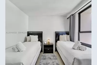 5225 Collins #1516, Miami Beach, FL 33140 - Photo 14