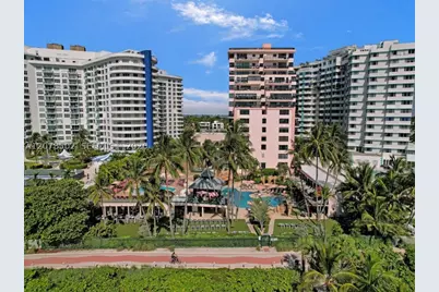 5225 Collins #1516, Miami Beach, FL 33140 - Photo 1
