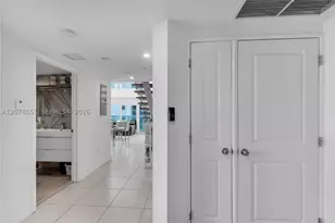 41 SE 5th, Miami, FL 33131 - Photo 12