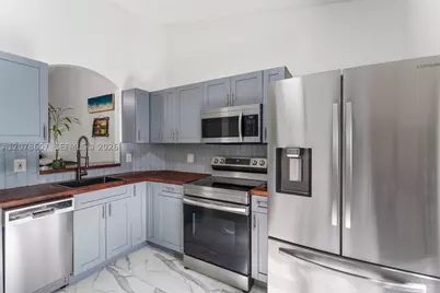2140 NW 78th #204, Pembroke Pines, FL 33024 - Photo 4