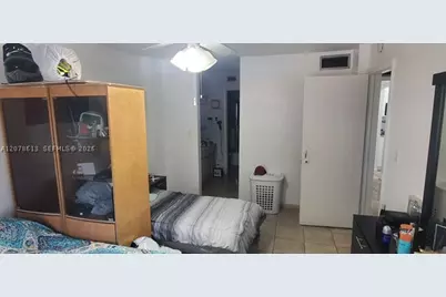 677 SW 9th #102, Miami, FL 33130 - Photo 2