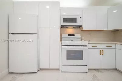 300 S Hollybrook #310, Pembroke Pines, FL 33025 - Photo 10