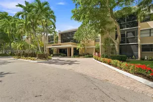 16325 Golf Club, Weston, FL 33326 - Photo 4